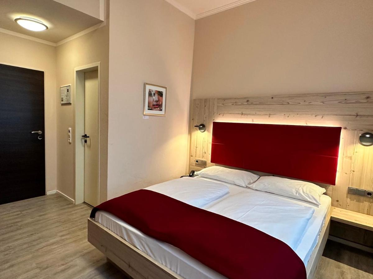 Trip Inn Posthotel Dueren Düren - Eifel Esterno foto