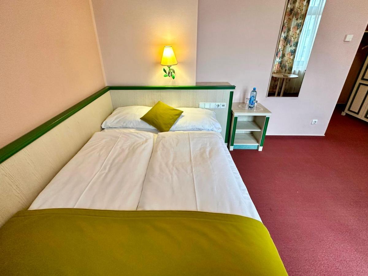 Trip Inn Posthotel Dueren Düren - Eifel Esterno foto