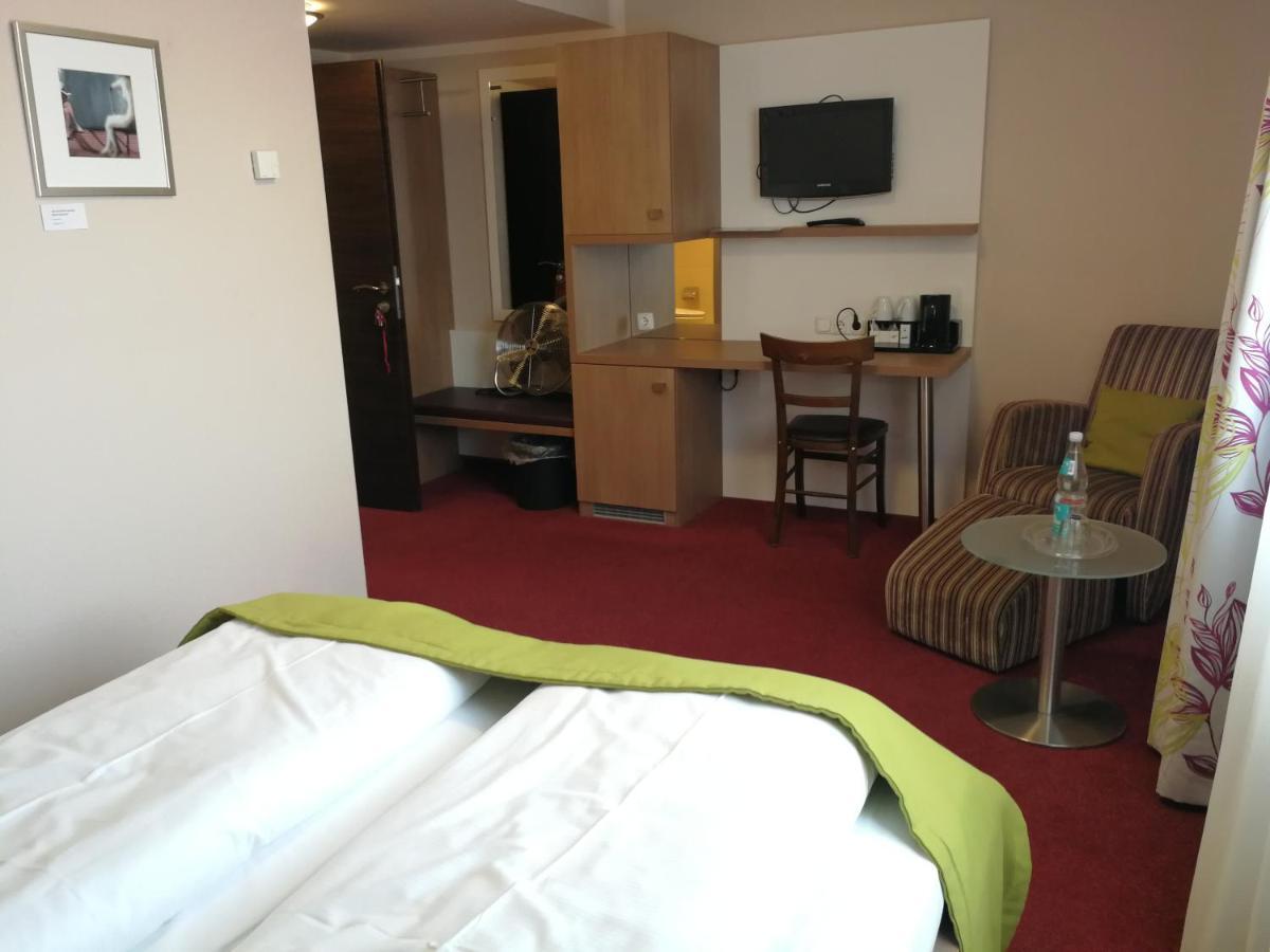 Trip Inn Posthotel Dueren Düren - Eifel Esterno foto