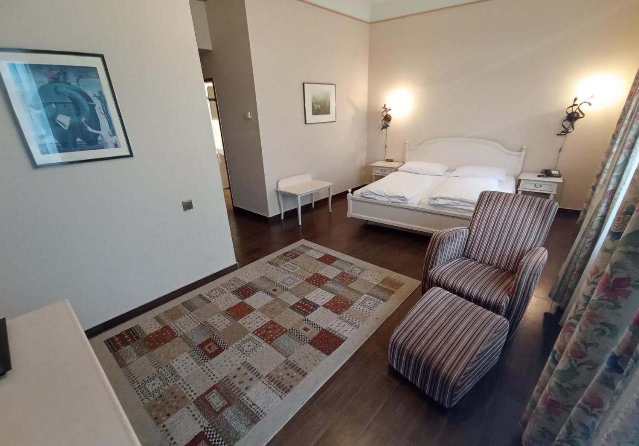 Trip Inn Posthotel Dueren Düren - Eifel Esterno foto