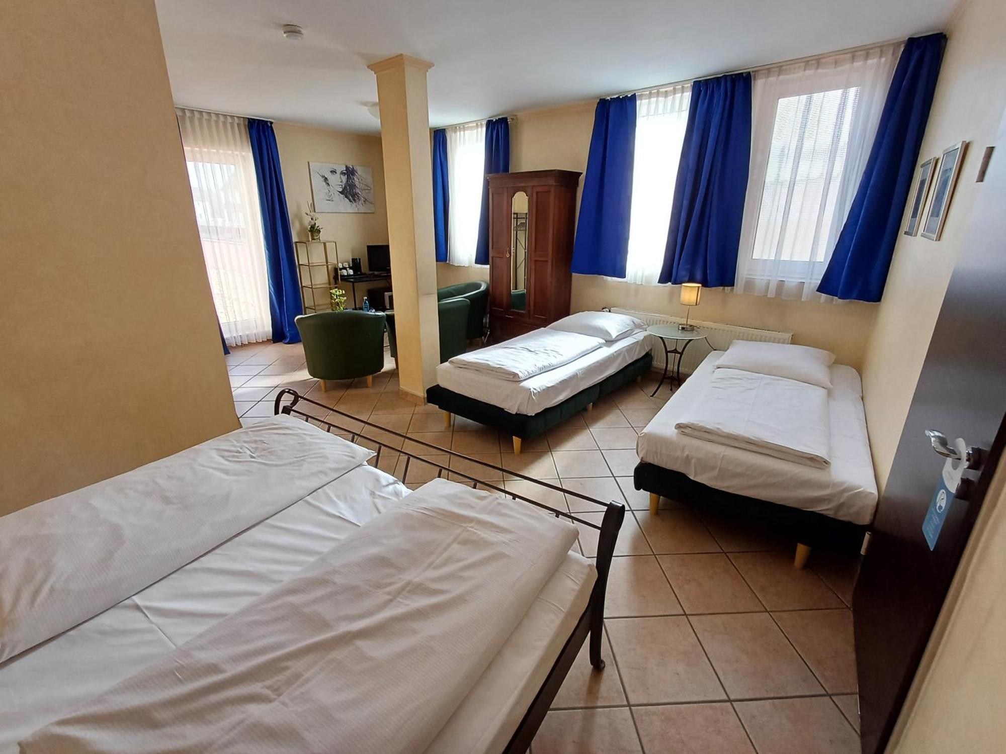 Trip Inn Posthotel Dueren Düren - Eifel Esterno foto