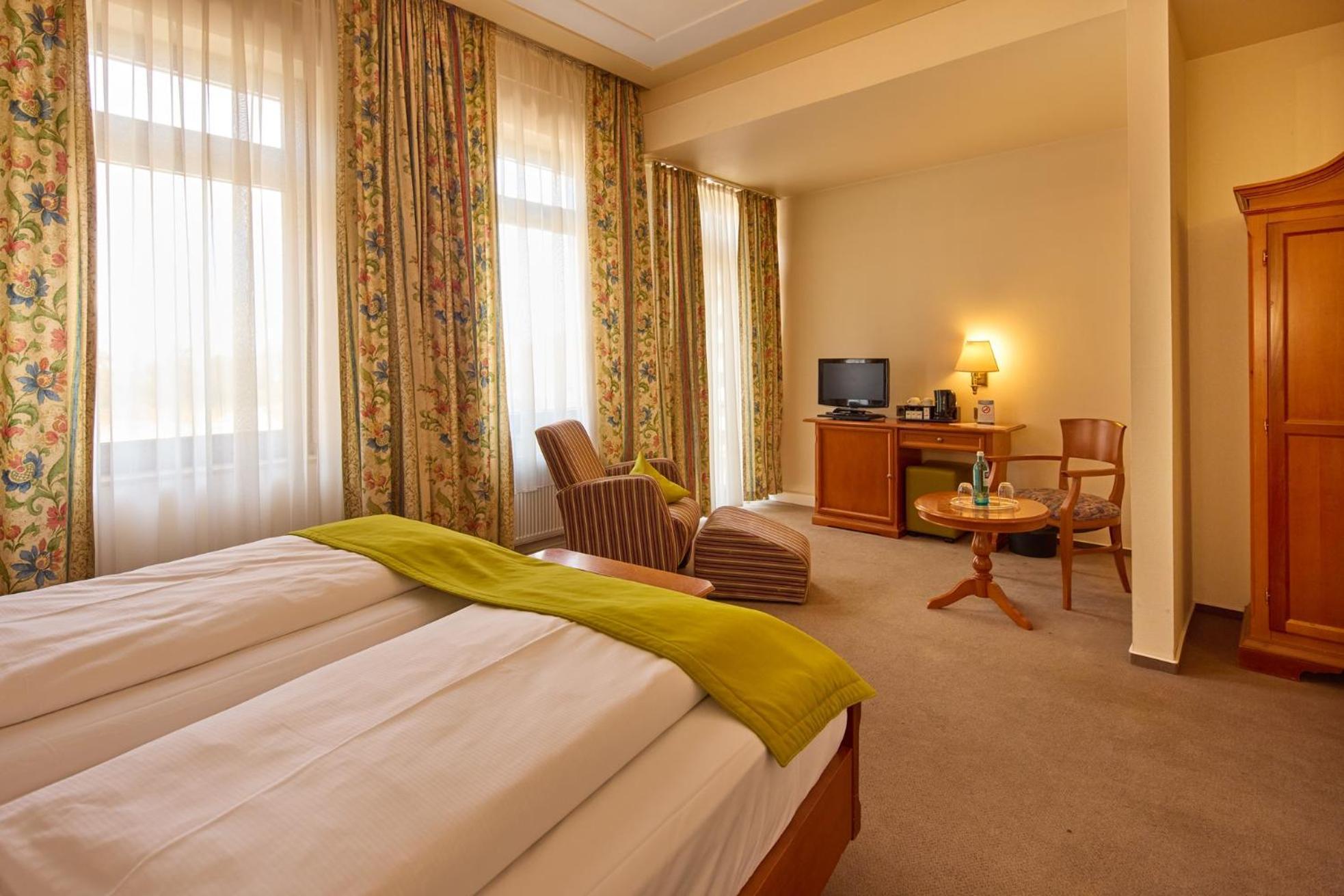 Trip Inn Posthotel Dueren Düren - Eifel Esterno foto