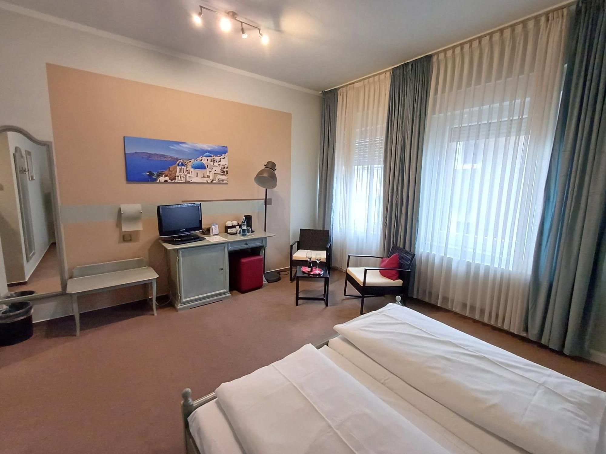 Trip Inn Posthotel Dueren Düren - Eifel Esterno foto