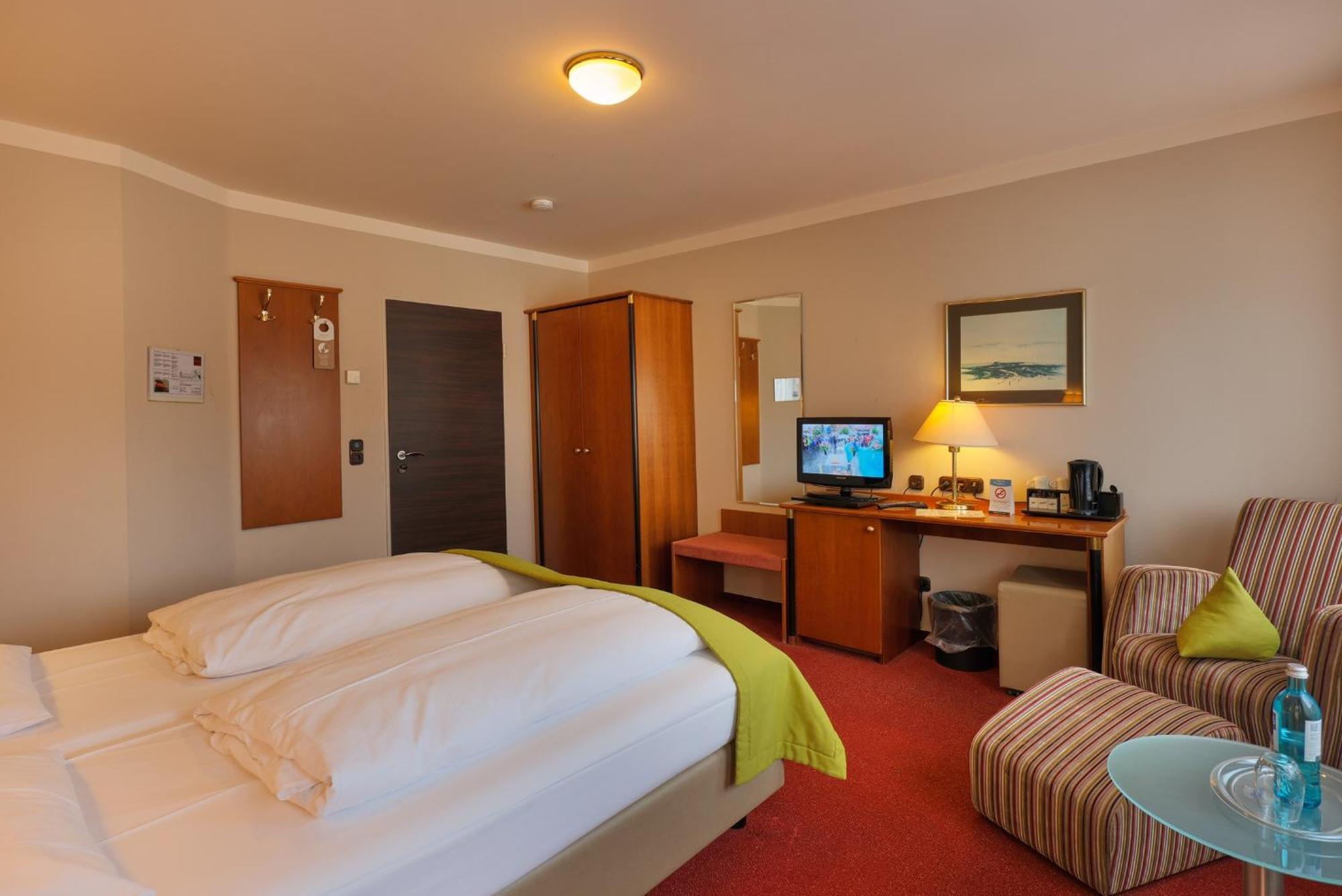 Trip Inn Posthotel Dueren Düren - Eifel Esterno foto