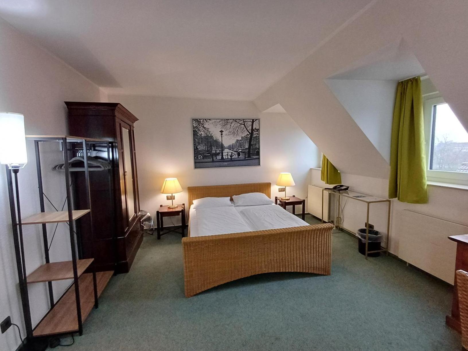 Trip Inn Posthotel Dueren Düren - Eifel Esterno foto