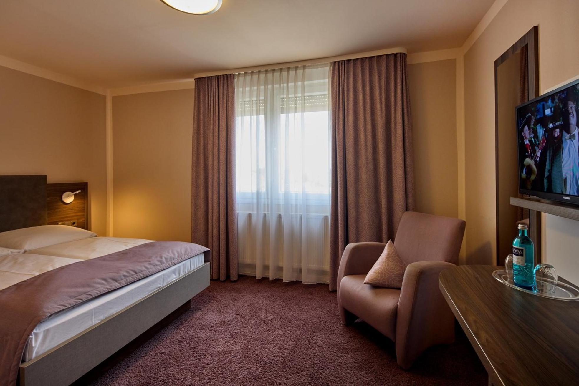 Trip Inn Posthotel Dueren Düren - Eifel Esterno foto