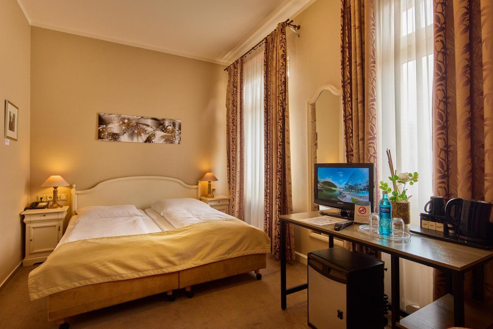 Trip Inn Posthotel Dueren Düren - Eifel Esterno foto