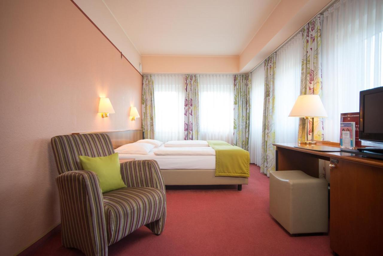 Trip Inn Posthotel Dueren Düren - Eifel Esterno foto